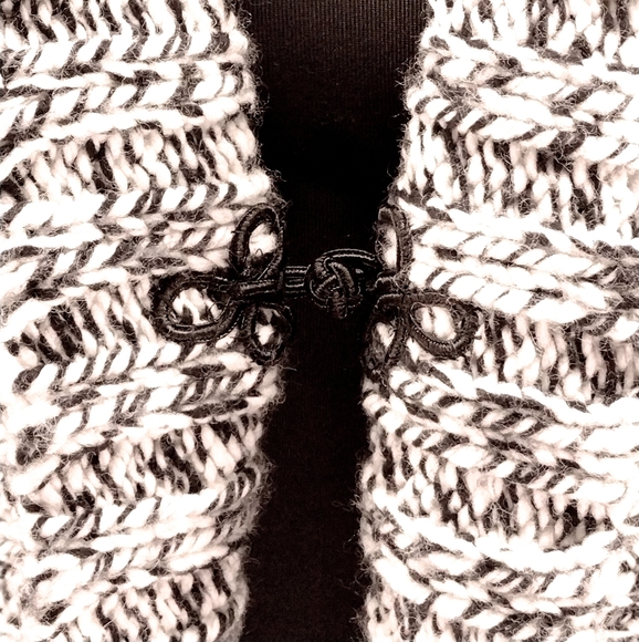 EXPRESS WOVEN DOLAN SLEEVE WARM SOPHISTICATED SWEATER w/ TOGGLE CLOSURE … - Picture 6 of 8